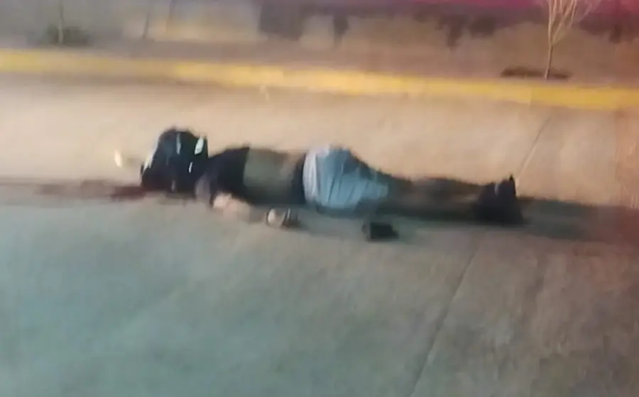 Escena del fatal accidente en la agencia Vicente Guerrero, Zaachila, donde Alex Yair perdió la vida al impactarse contra una cadena.