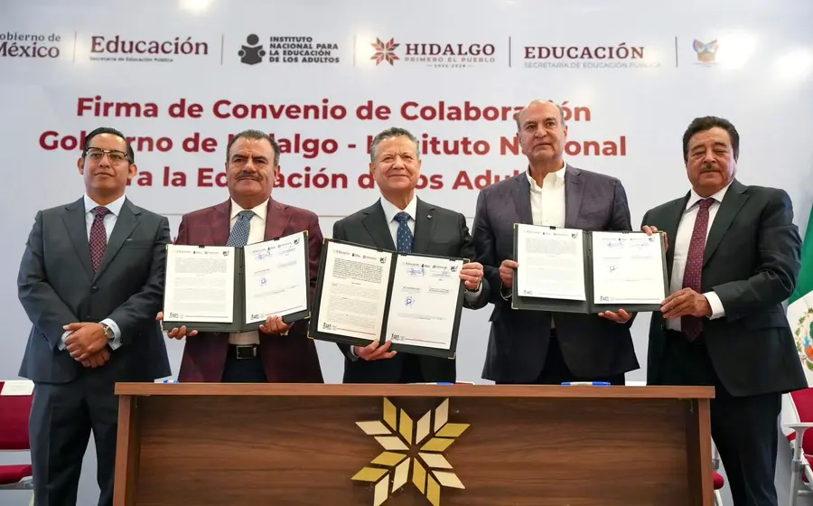 Representantes institucionales firman un acuerdo de coordinación para fortalecer la campaña de alfabetización y reducir el analfabetismo en el estado de Hidalgo.