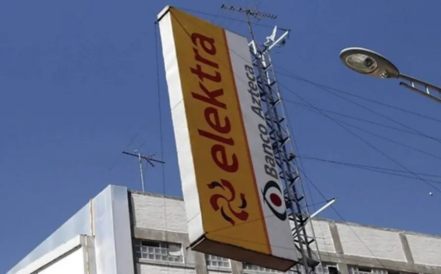 El empresario Ricardo Salinas Pliego, de Grupo Salinas, quien enfrenta un adeudo millonario con el SAT utilizando recursos legales para retrasar la resolución.