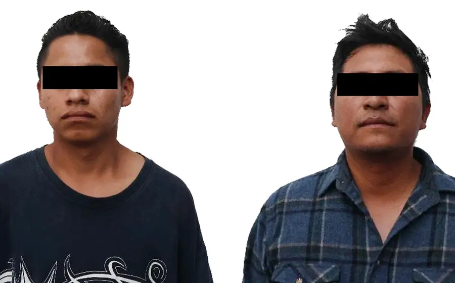 Ángel N. y Giovani N. son presentados tras ser detenidos por el presunto robo de un teléfono celular y dinero a una mujer.