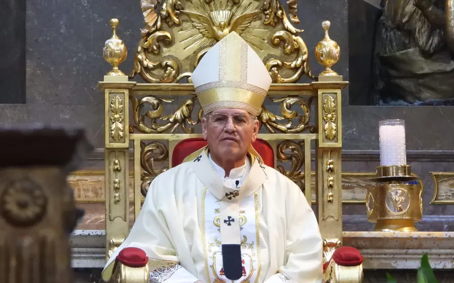 El prelado exhortó a los fieles a enseñar el respeto a Dios y al prójimo.