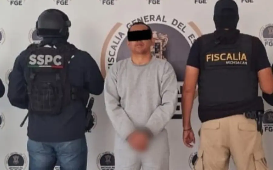 César Alexander, alias "El Furcio", es mostrado tras ser recapturado en Michoacán por un homicidio cometido en el Istmo de Tehuantepec.