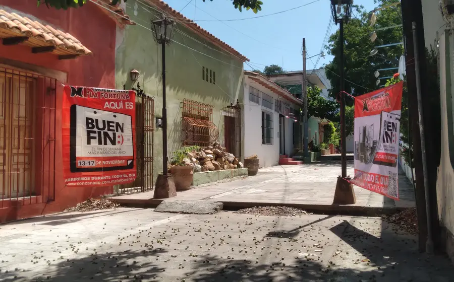 Un comercio local en la región del Istmo se prepara para recibir a los clientes durante la temporada de ofertas del Buen Fin.
