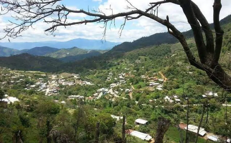 Panorámica de las 1,609 hectáreas de tierra en disputa entre las comunidades de Yosondúa y Yolotepec, cuyo conflicto ha escalado al uso de armas.
