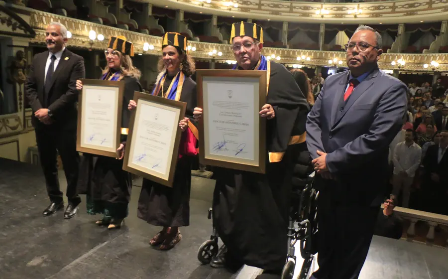 David Rogelio Colmenares Páramo, Auditor Superior de la Federación, recibe el Doctorado Honoris Causa otorgado por la Universidad Autónoma Benito Juárez de Oaxaca.