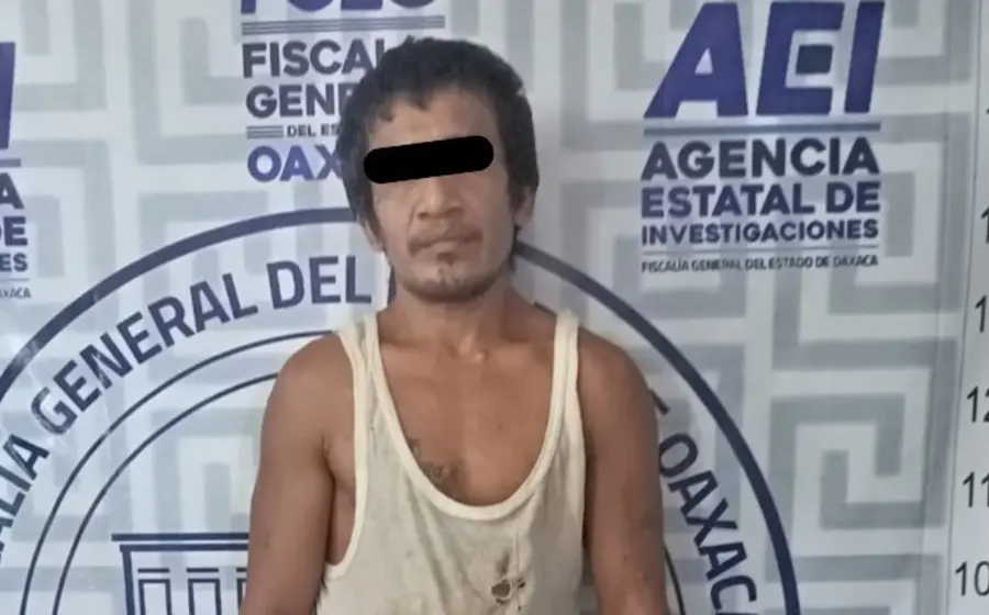 El hombre identificado con las iniciales H.L.H. es presentado ante el Ministerio Público tras ser detenido por el delito de pederastía.