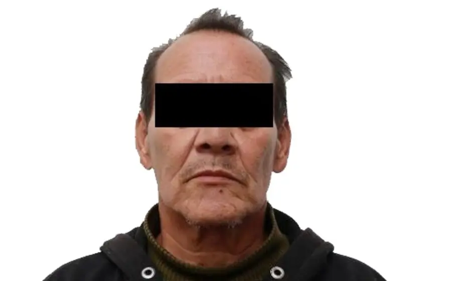 Un hombre, presunto homicida de Querétaro, es detenido por la policía en la zona del hospital civil de Oaxaca tras ser reportado como sospechoso.
