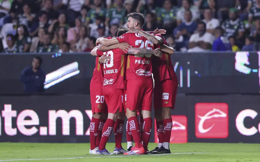 Los Diablos Rojos del Toluca durante un partido, llegando a la liguilla como los grandes favoritos para obtener el título del torneo Apertura 2025.