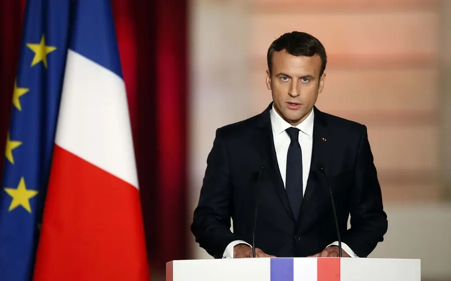 El presidente francés, Emmanuel Macron, durante la reunión de emergencia que convocó con su gobierno para amplificar la ofensiva contra el narcotráfico.