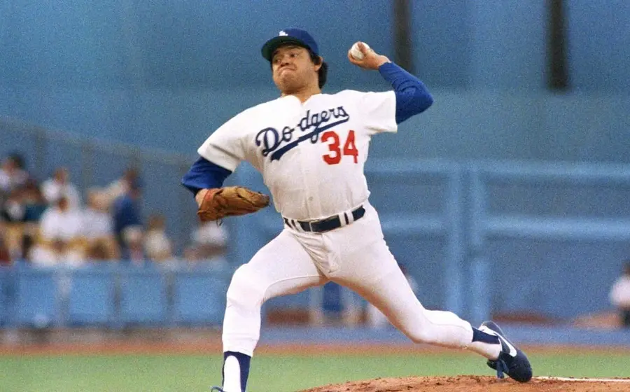 El icónico lanzador mexicano Fernando 'El Toro' Valenzuela, quien fue nominado para el Salón de la Fama del Beisbol en su edición 2026.