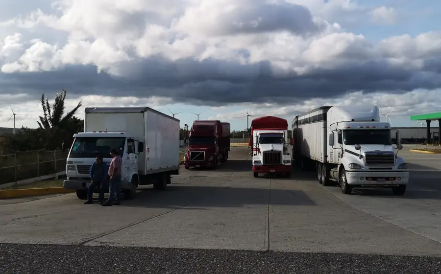 Ha sido implementado el cierre parcial y restrictivo para camiones con caja ligera o vacíos.