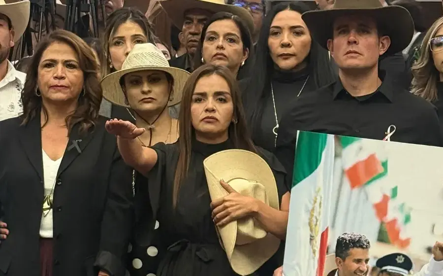 Grecia Quiroz, la nueva alcaldesa de Uruapan, Michoacán, asume su cargo para el periodo administrativo 2024-2027 tras el asesinato de su esposo.