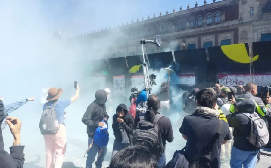 Autoridades abren carpetas de investigación por los hechos violentos que opacaron la marcha convocada por la Generación Z.