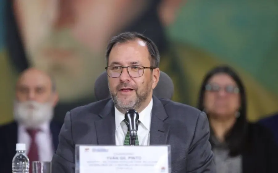 Una imagen que representa el apoyo político de Irán a Venezuela, destacando que por el momento no se ha solicitado asistencia militar.