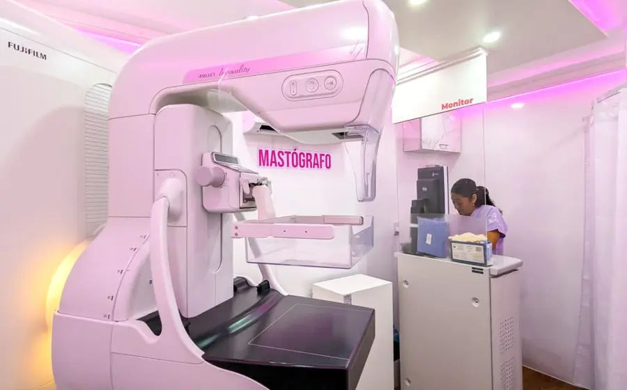 Una jornada de salud en la región del Istmo donde se realizan mastografías gratuitas para mujeres y hombres con factores de riesgo.