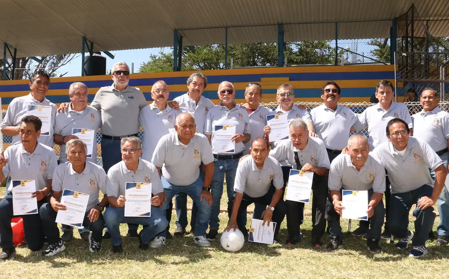 Los jugadores del histórico club de rugby Linces se reúnen para celebrar el 50 aniversario de la fundación del equipo.
