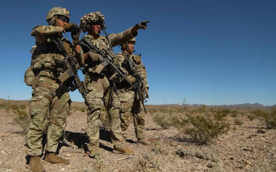 El senador Marco Rubio durante una comparecencia, donde descarta el envío de fuerzas armadas a México si no existe una solicitud oficial.