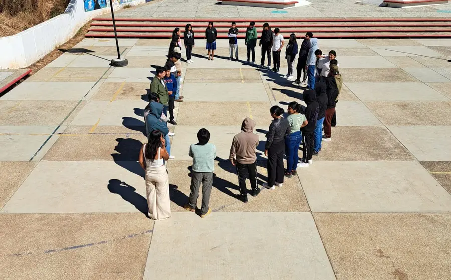Casi un millón de jóvenes de escuelas y comunidades de todo México reunidos durante la jornada del evento Mosaico por la Paz.