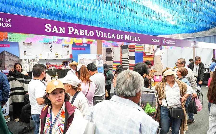 Vista general del concurrido Tianguis de Pueblos Mágicos, un evento que registró 63 mil asistentes y en el que Oaxaca tuvo una participación destacada.