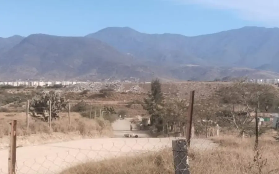 Un obrero identificado como Jorge P.G. fue asesinado en la carretera que lleva a las ruinas de Ciudad Yagul, Tlacolula de Matamoros.