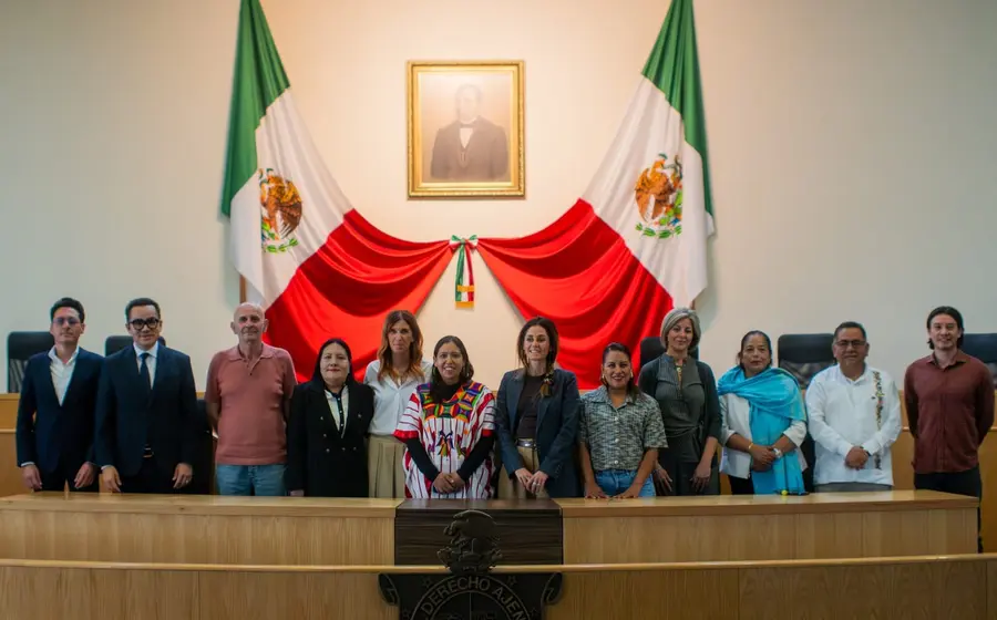 Representantes del PJE y la Universidad de Perugia en una reunión para intercambiar experiencias y establecer nuevas rutas de colaboración académica.