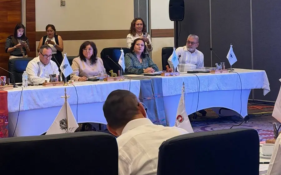 Representantes del Poder Judicial del Estado de Oaxaca (PJEO) durante la asamblea ordinaria de la Conatrib para fortalecer la coordinación judicial en México.
