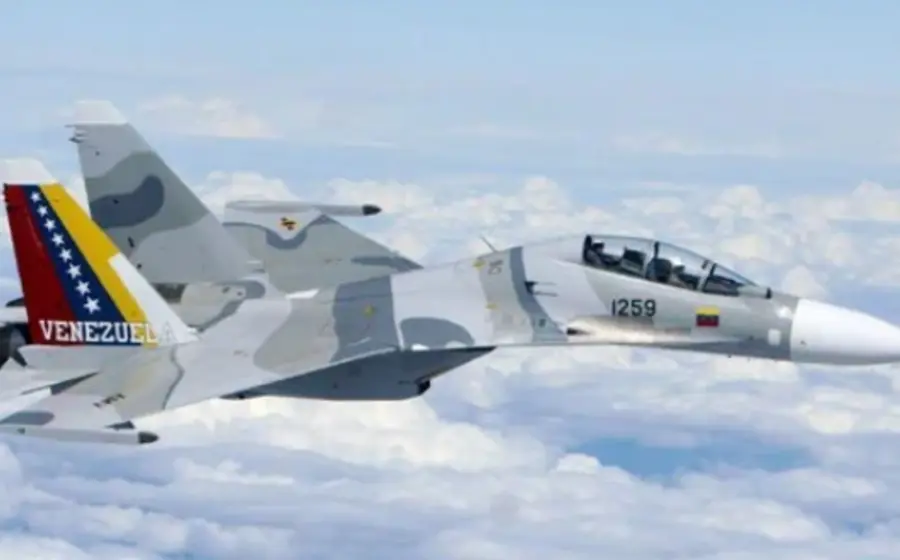 Un portaaviones y varios destructores de Estados Unidos en el mar Caribe, parte del mayor despliegue naval cerca de la costa de Venezuela.