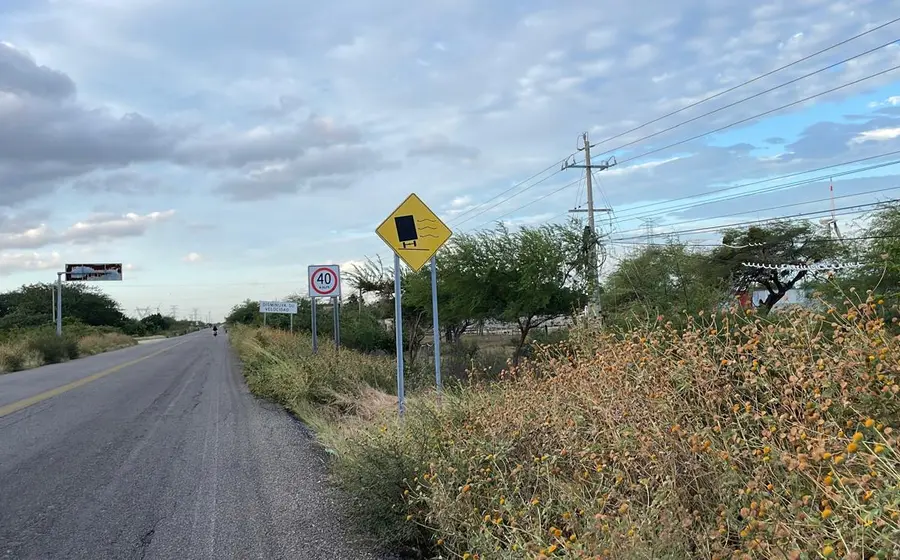 Autoridades de Protección Civil analizan restringir el paso a camiones vacíos y de doble remolque en el Istmo debido a la alerta por norte intenso.