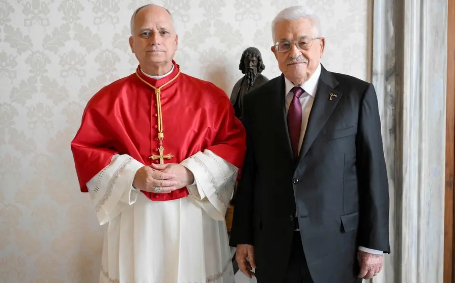 León XIV y Mahmoud Abbas dialogan en una reunión por la paz en Gaza, casi un mes después de un alto al fuego.