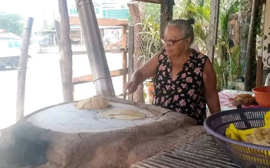 Una mujer identificada como Rosa, quien falleció después de ser víctima de un ataque a balazos en su propio domicilio.