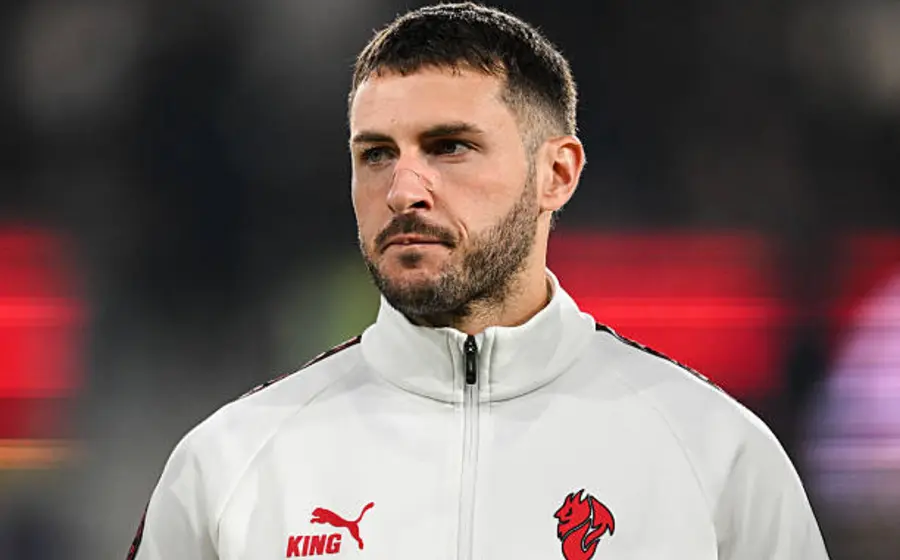 El futbolista mexicano Santiago Giménez, quien es objeto de una oferta millonaria y podría ser transferido al AC Milan en invierno.