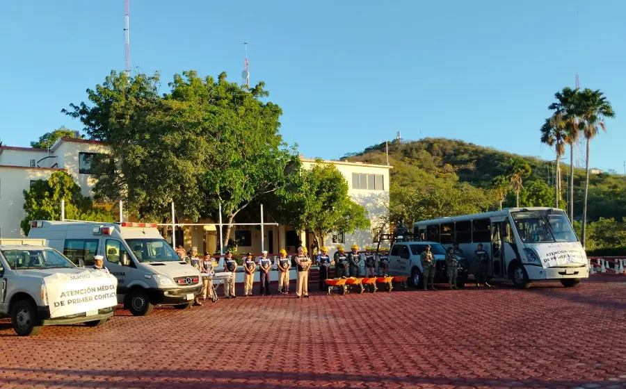 Personal de la Secretaría de Marina (Semar) brinda servicios comunitarios durante la octava fase del Programa de Atención Médica de Primer Contacto.