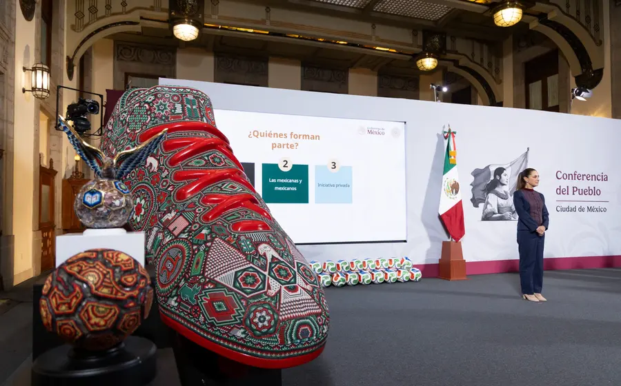 Claudia Sheinbaum durante la presentación del programa 'Vive saludable, juega feliz', que incluye la organización de 74 Mundialitos y seis copas en México.