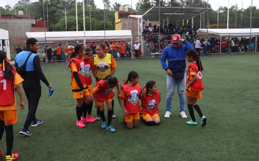 Equipos de niños se preparan para competir en el torneo de futbol infantil más grande e importante de todo México, llenos de ilusión.