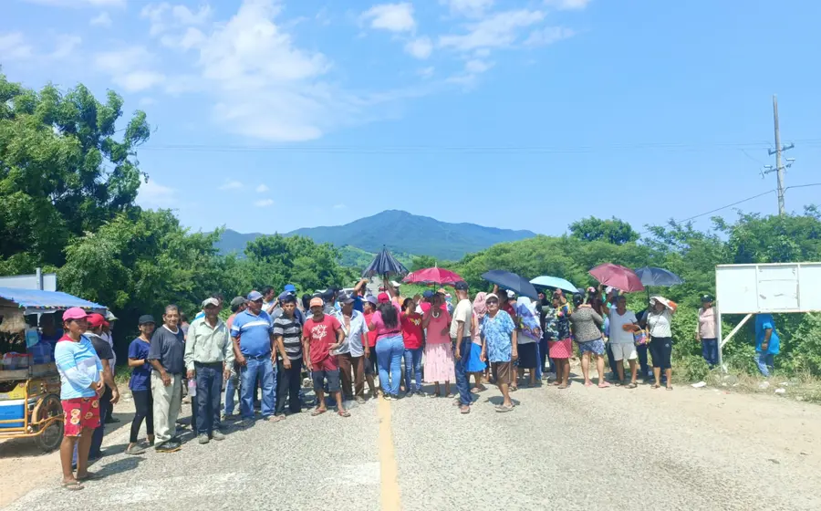 Representantes de la UAMPT expresan su solidaridad con Morro Mazatán, solicitando la intervención del INPI y del Gobierno del Estado para apoyar a la comunidad.
