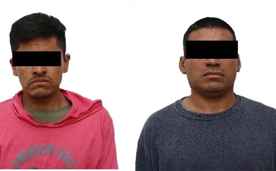 Los dos acusados, E.H.V. y D.C.G., tras ser vinculados a proceso por el delito de tentativa de robo con violencia.