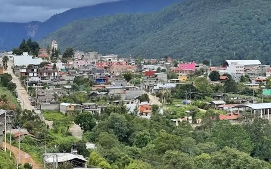 Dos comisariados son detenidos en la Mixteca tras un hecho de violencia que dejó dos muertos y donde se investiga la presencia de armamento.