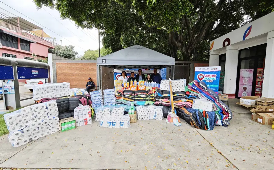 La directora del DIF exhortó a continuar donando en los centros de acopio. Foto: Cortesía