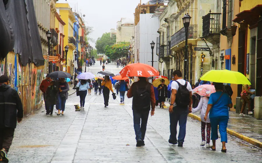 Protección Civil exhortó a la población a seguir las recomendaciones oficiales.