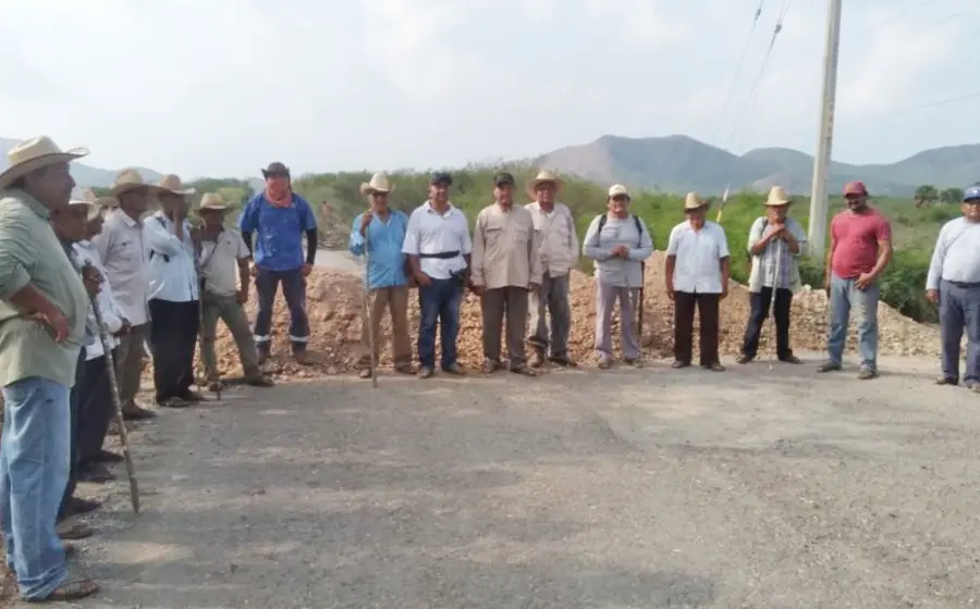 Piden a las autoridades estatales que el pueblo de San Dionisio del Mar repare los daños causados por los destrozos que realizaron en sus tierras, en una segunda incursión que hicieron el 31 de agosto pasado.