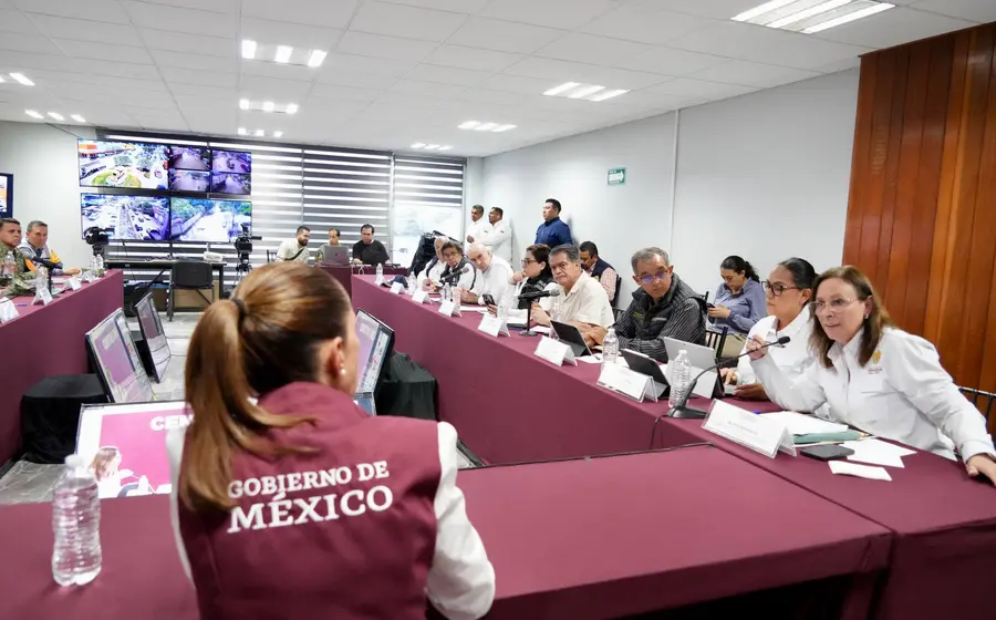  La atención directa a la población continúa. Foto: Presidencia de México