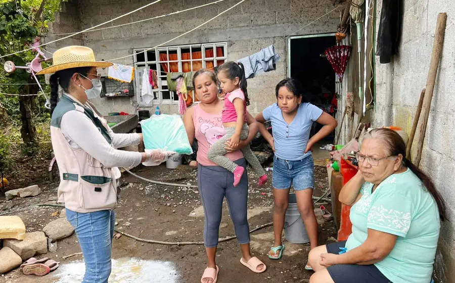 Las brigadas trabajan en la gestión adecuada de sólidos y líquidos para prevenir la contaminación del agua y del suelo.