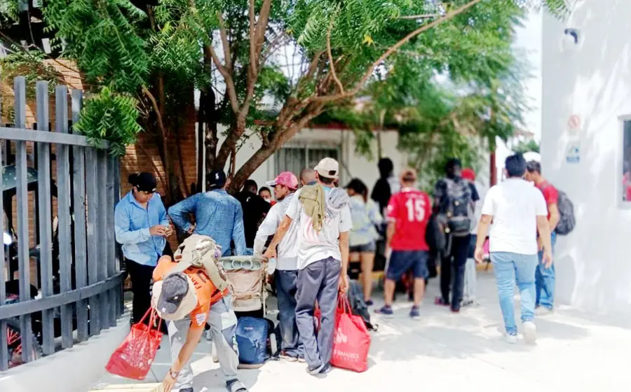 La caravana busca iniciar sus trámites migratorios en la Ciudad de México.