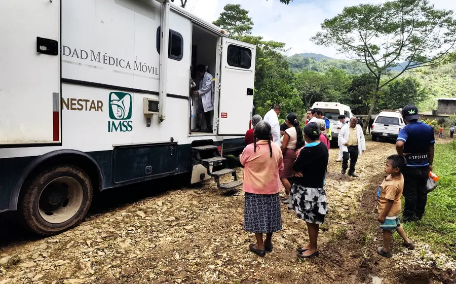 Personal del IMSS mantiene presencia activa en la zona.