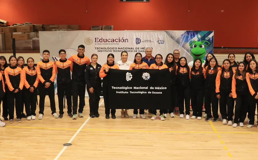 Integrantes de la delegación en la foto general