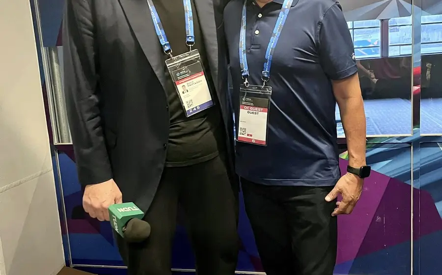 El oaxaqueño Sergio Chacón con el periodista deportivo David Faitelson