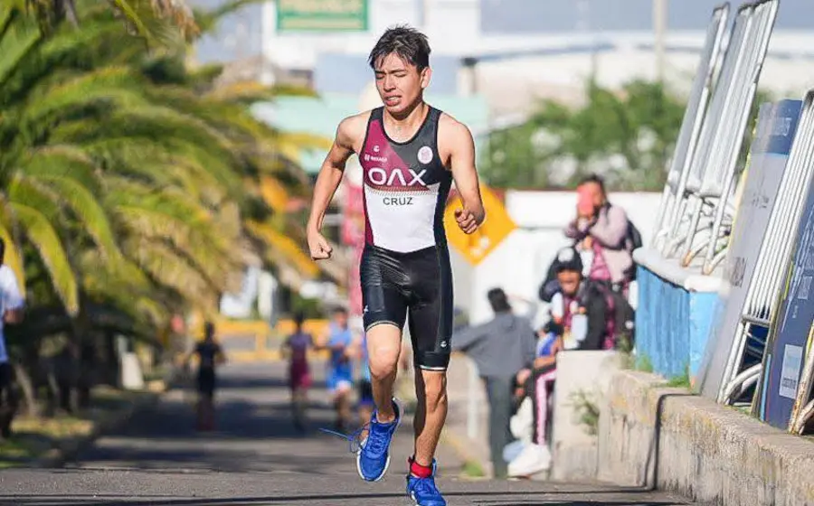 Daniel Cruz obtuvo medalla de oro en la disciplina de acuatlón, en el para triatlón de la Paralimpiada Nacional 2025