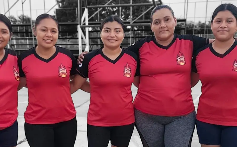 Diablas se anotó su tercera victoria en el Cachibol Femenil.