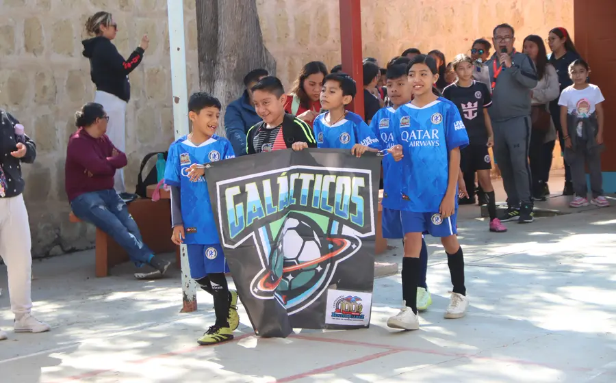 El pasado fin de semana fue inaugurado el Torneo de Futbol Centenario de la Escuela Primaria Benito Juárez.
