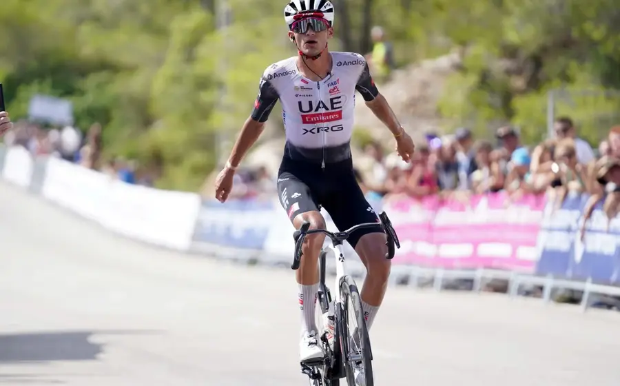 El ciclista mexicano Isaac del Toro está en un proceso de consolidación